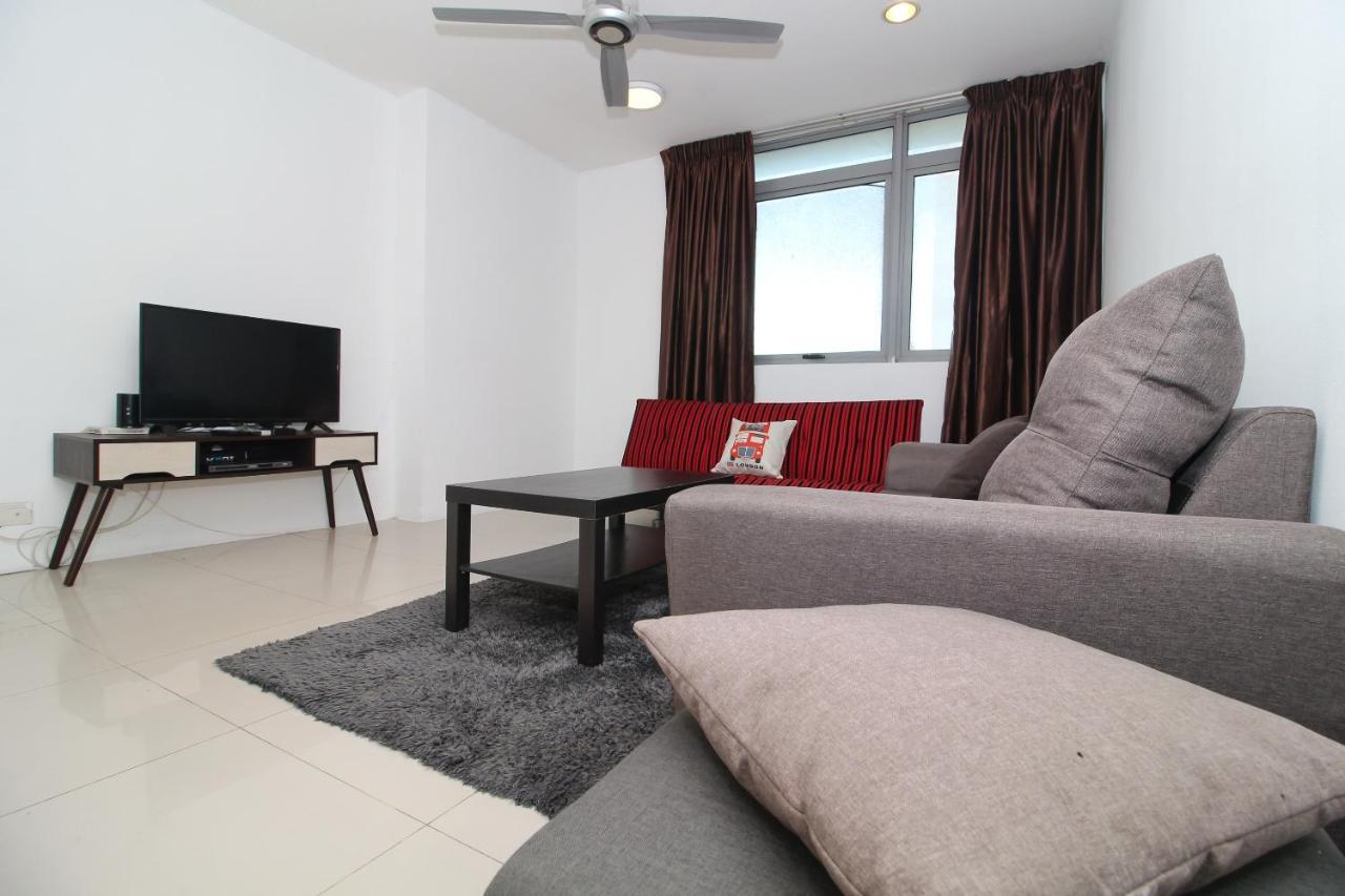 Oyo Home 770 Elite 2Br Taragon Puteri Kuala Lumpur Esterno foto